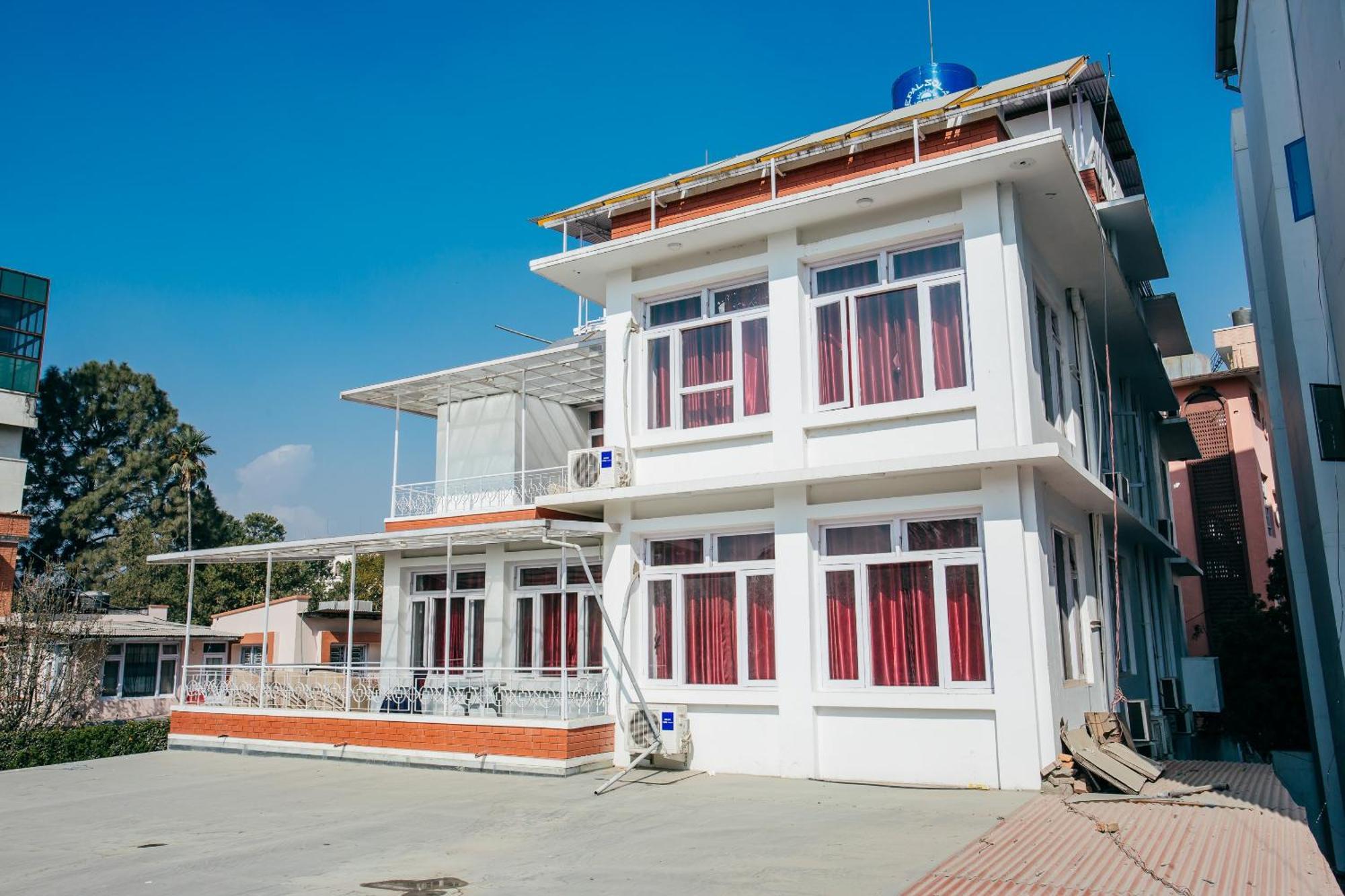 Oyo 11474 Gangaur Regency Boutique Hotel Kathmandu Exteriör bild
