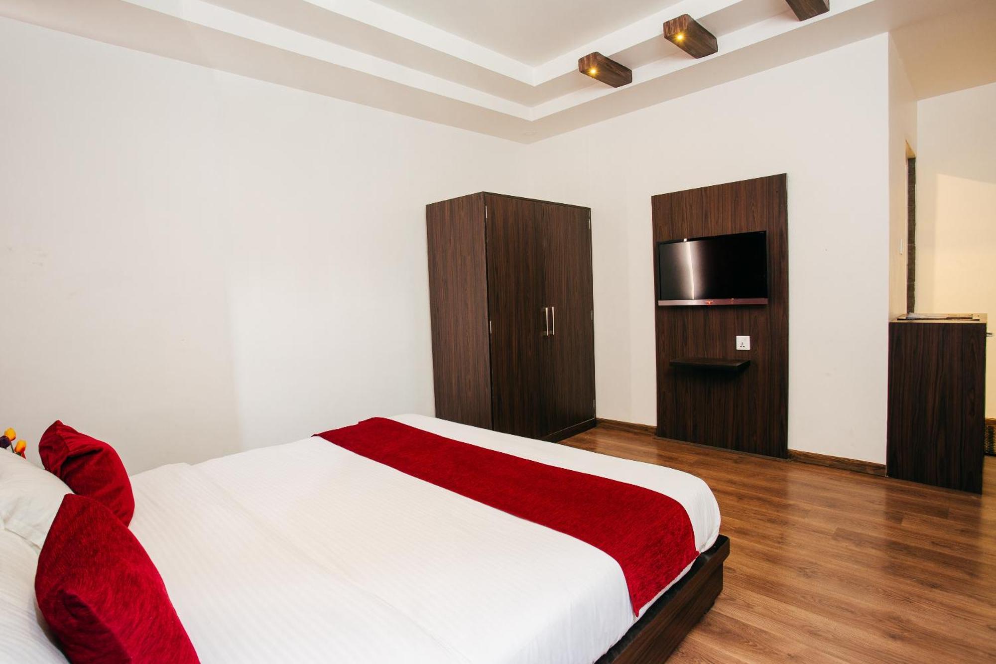 Oyo 11474 Gangaur Regency Boutique Hotel Kathmandu Exteriör bild